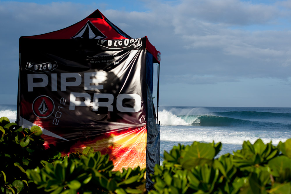 John Florence wins the 2012 Volcom Pipe Pro in the last minute with a 10.0 and a 9.5!